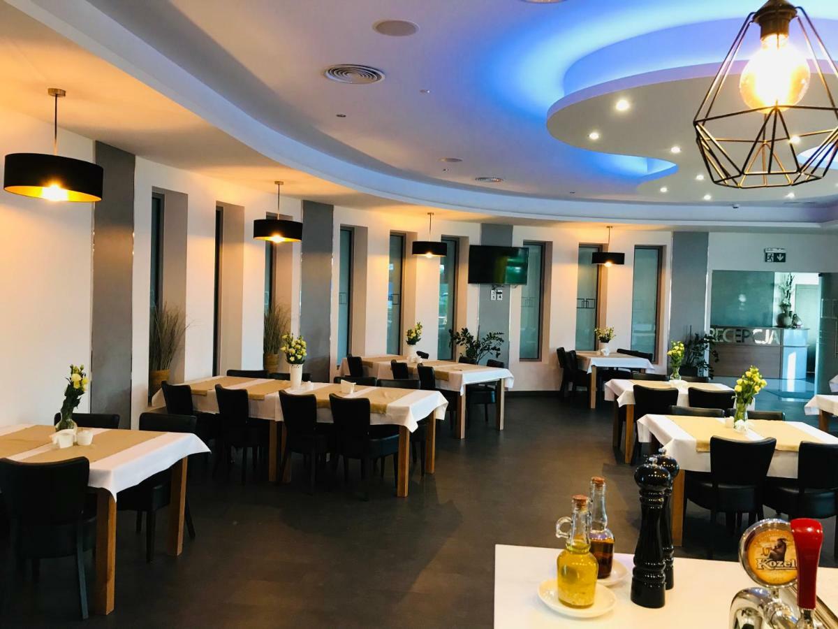 Nova Stodola Hotell Klomnice Eksteriør bilde